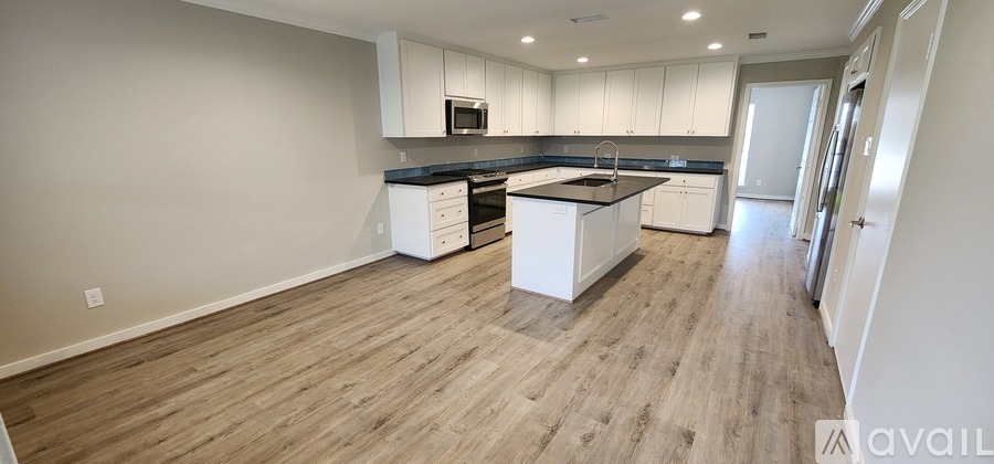 1302 Plateau Drive 4 Beds Single Family Home for Rent - Photo gallery 2