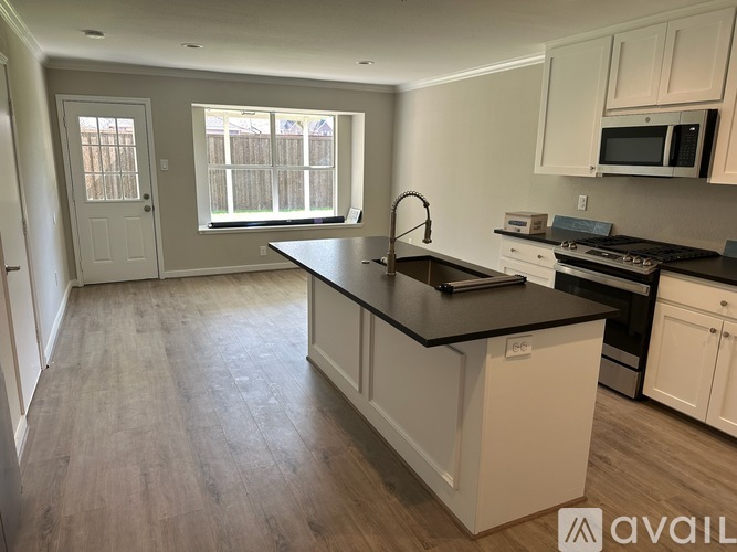 1302 Plateau Drive 4 Beds Single Family Home for Rent - Photo gallery 3
