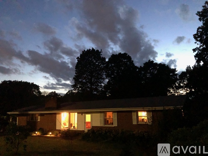 200 Grandview Drive 3 Beds Single Family Home for Rent - Photo gallery 1