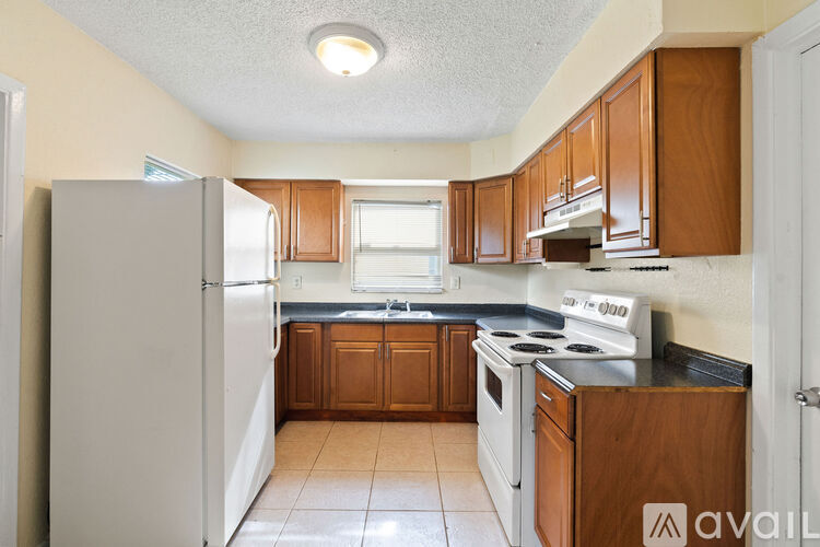 1937 Ridgewood Dr 4 Beds Single Family Home for Rent - Photo gallery 3