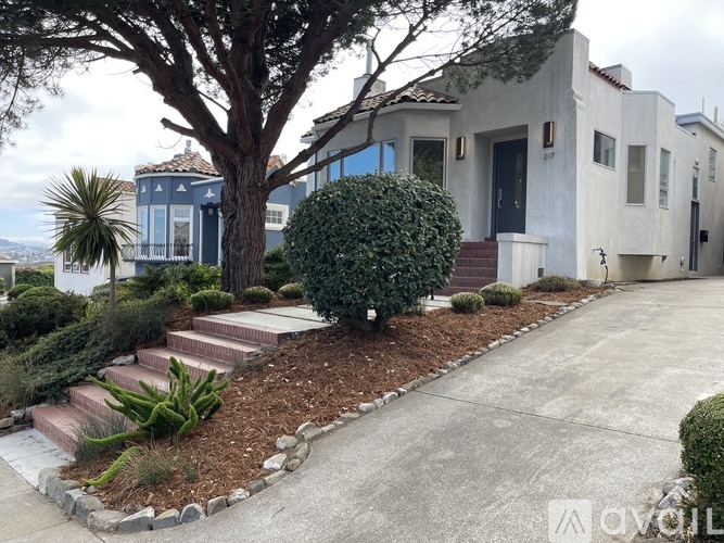 217 Hazelwood Ave 2 Beds Single Family Home for Rent - Photo gallery 3