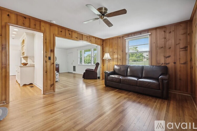 212 Wilowen Drive 2 Beds Single Family Home for Rent - Photo gallery 4
