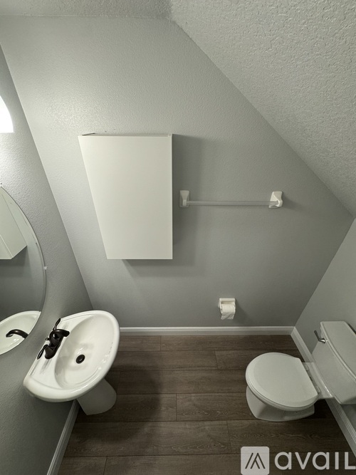 Simeon Drive 3 Beds Townhouse for Rent - Photo gallery 5