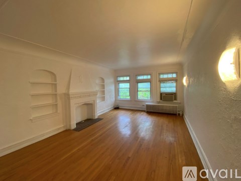6305 N Washtenaw Ave 2 Beds Apartment for Rent