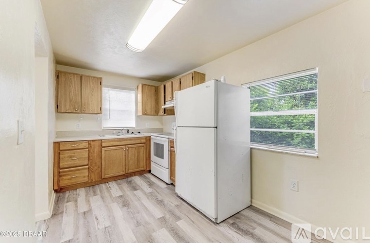 139 S Halifax Ave 1 Apartment for Rent - Photo gallery 5