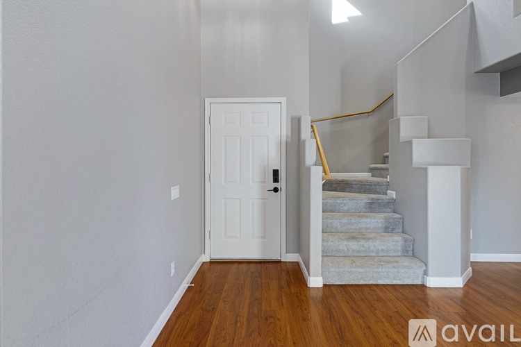250 West Juniper Avenue #52 3 Beds Single Family Home for Rent - Photo gallery 2