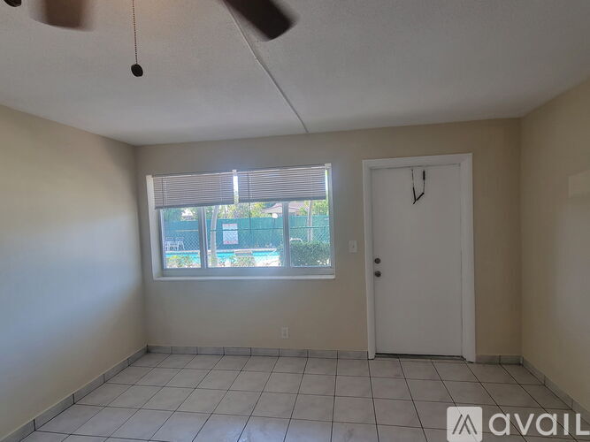 2175 Northeast 56th Street 2 Beds Single Family Home for Rent - Photo gallery 2