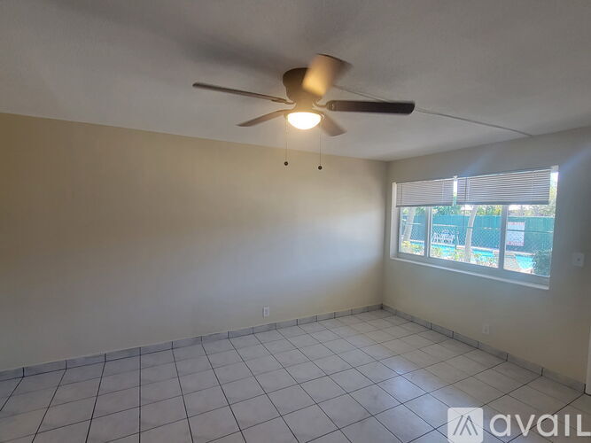 2175 Northeast 56th Street 2 Beds Single Family Home for Rent - Photo gallery 3