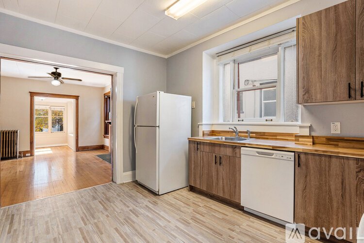 1415 Detroit Street 1 Apartment for Rent - Photo gallery 3