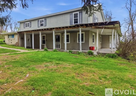 96 Meanor St 3 Beds Apartment for Rent