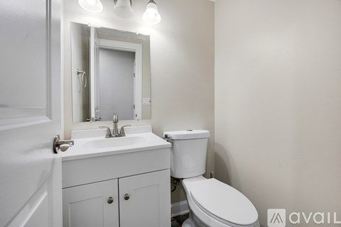 1715 West Thome Avenue 3 Beds Apartment for Rent