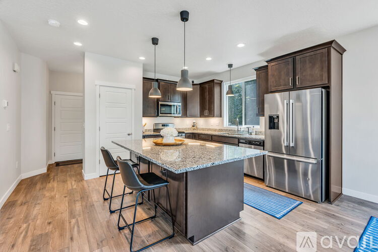 4201 East Tivon Lane 3 Beds Single Family Home for Rent - Photo gallery 4