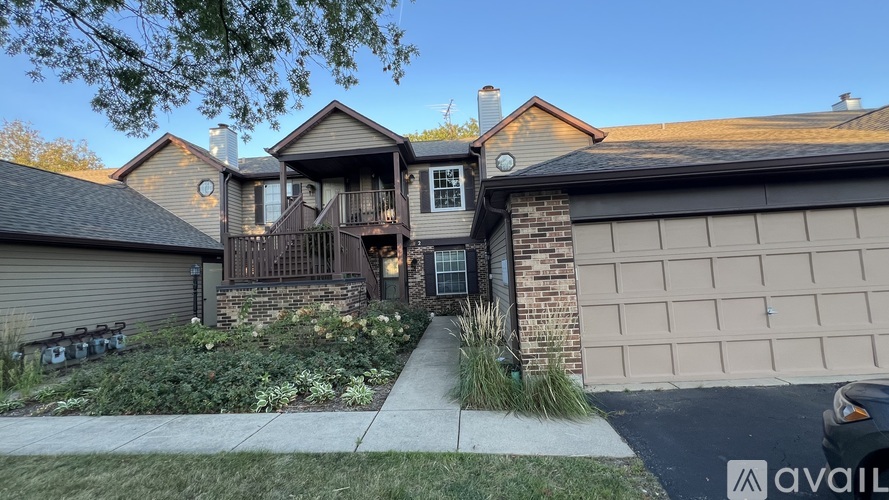 383 Sandhurst Circle 2 Beds Townhouse for Rent - Photo gallery 1