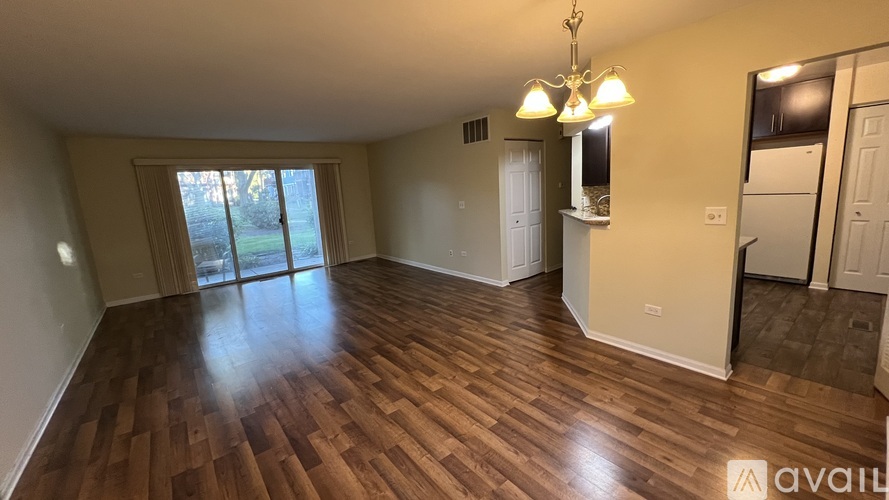 383 Sandhurst Circle 2 Beds Townhouse for Rent - Photo gallery 3