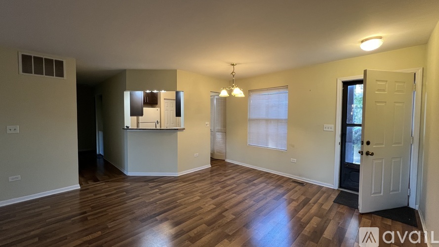 383 Sandhurst Circle 2 Beds Townhouse for Rent - Photo gallery 4
