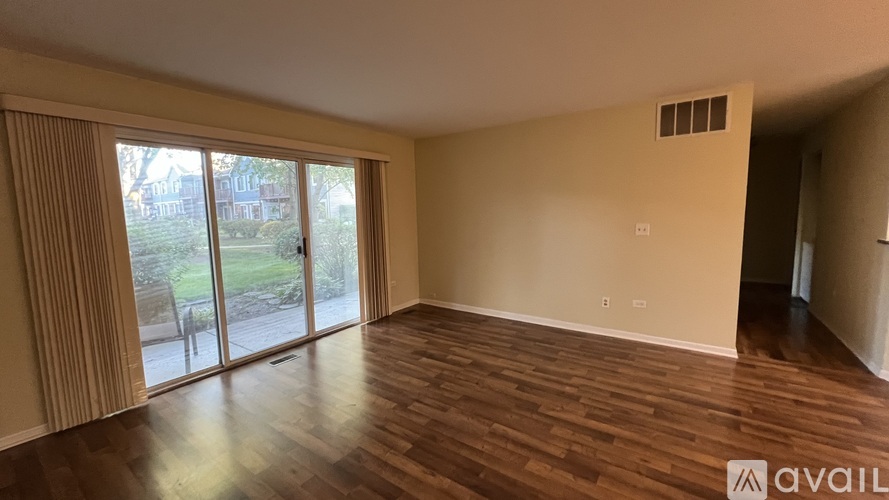 383 Sandhurst Circle 2 Beds Townhouse for Rent - Photo gallery 5