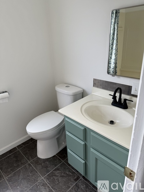 1287 29th St NE 4 Beds Single Family Home for Rent - Photo gallery 3