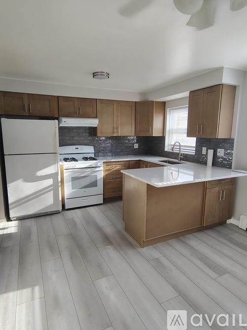 7645 West Irving Park Road 2 Beds Apartment for Rent - Photo gallery 1