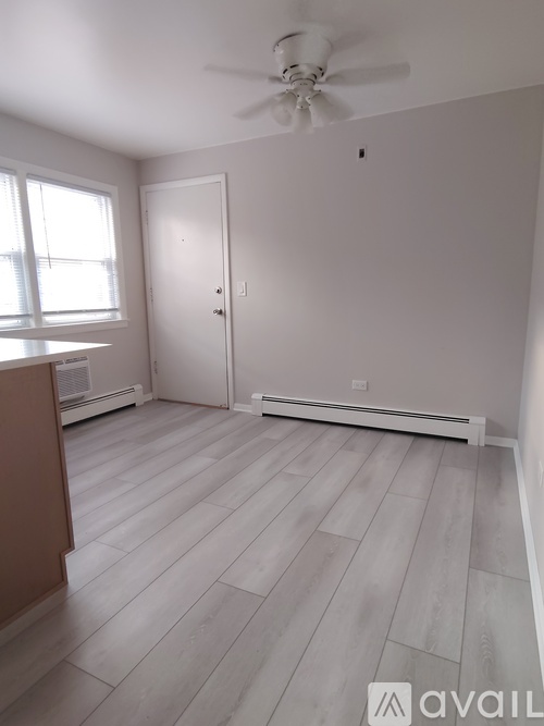 7645 West Irving Park Road 2 Beds Apartment for Rent - Photo gallery 2