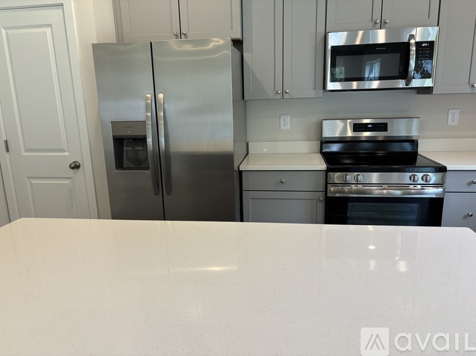 5354 Newport Cir 5 Beds Single Family Home for Rent - Photo gallery 5