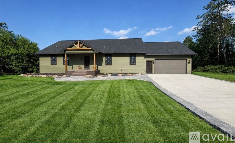 1021 Quant Avenue North 2 Beds Single Family Home for Rent - Photo gallery 1