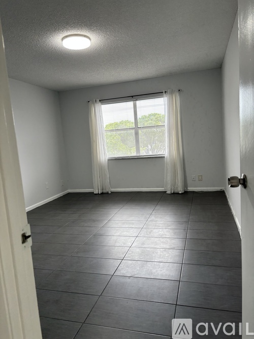 N Falls Circle Dr. 1 Apartment for Rent - Photo gallery 2