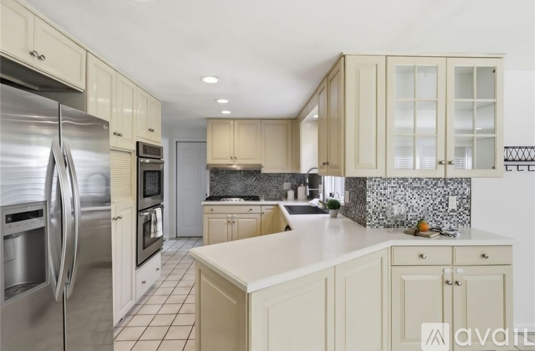 224 Warren Avenue 3 Beds Single Family Home for Rent - Photo gallery 3