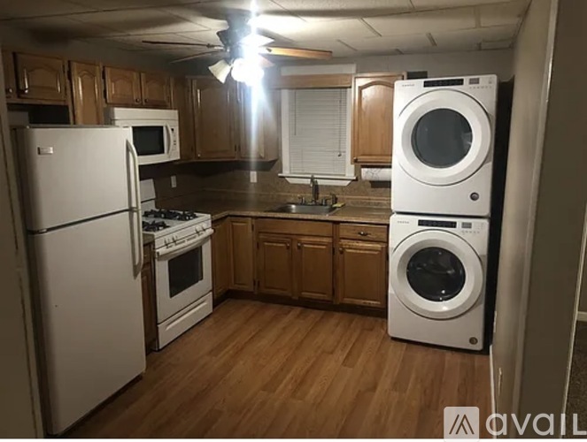 106 Powell Ave 1 Apartment for Rent - Photo gallery 5