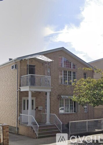 141-08 45Th Ave 3 Beds Apartment for Rent