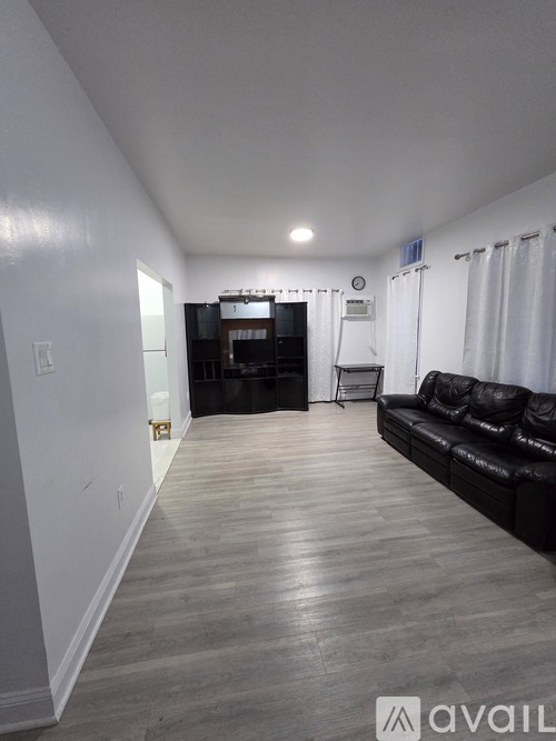 141-08 45th Ave 3 Beds Apartment for Rent - Photo gallery 3