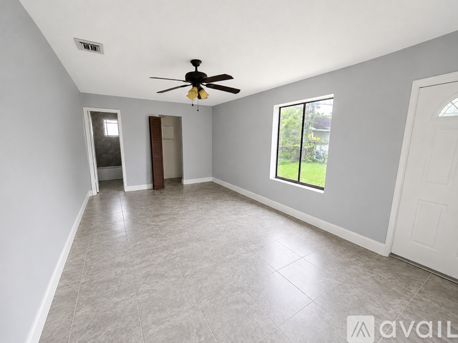 6111 Pierce St Studio Apartment for Rent - Photo gallery 3