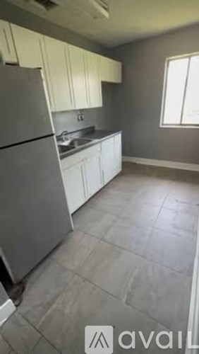 6111 Pierce St 3 Beds Apartment for Rent