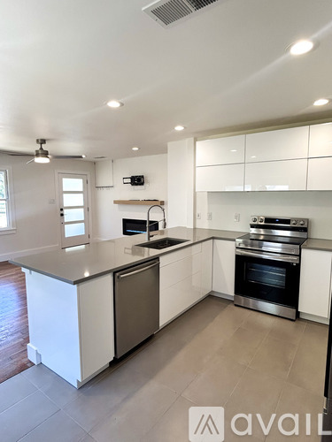 510 North Lewis Street 3 Beds Single Family Home for Rent - Photo gallery 5