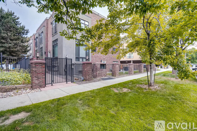 1657 Franklin Street 3 Beds Townhouse for Rent - Photo gallery 2