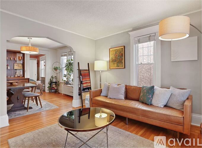 518 19th Avenue Northeast 2 Beds Single Family Home for Rent - Photo gallery 2