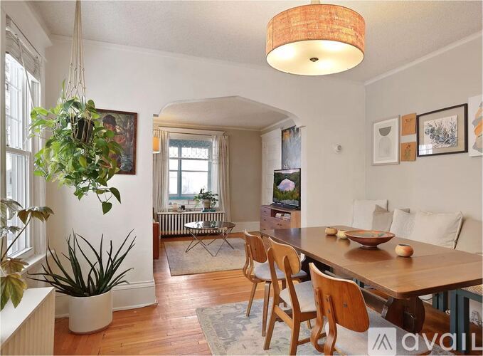 518 19th Avenue Northeast 2 Beds Single Family Home for Rent - Photo gallery 5