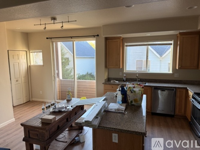 19141 Southwest Zoe Lane 3 Beds Single Family Home for Rent - Photo gallery 4