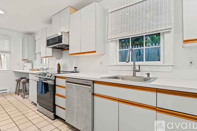 397 Gibbs Avenue 2 Beds Condo for Rent - Photo gallery 3