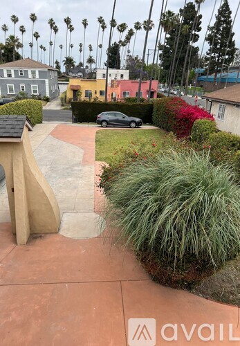 1637 South Bronson Avenue 2 Beds Single Family Home for Rent - Photo gallery 3