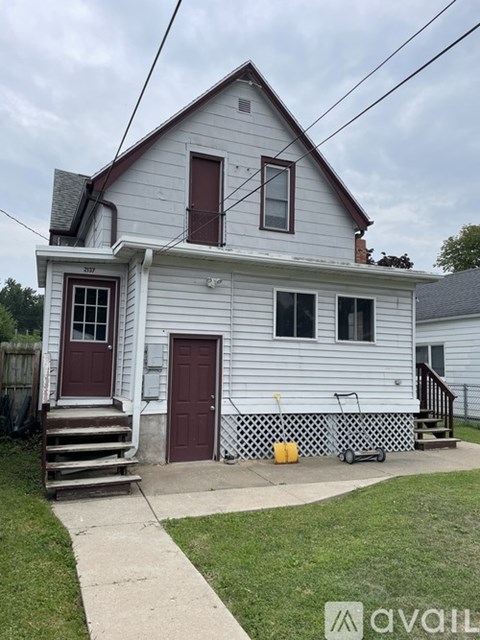 2137 Market Street 2 Beds Apartment for Rent