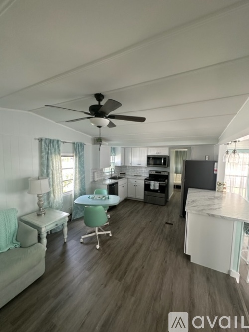 104 50th Ave. Drive W 2 Beds Single Family Home for Rent - Photo gallery 3