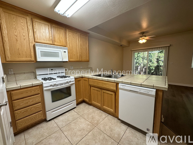 3045 Estepa Dr 3 Beds Townhouse for Rent - Photo gallery 3