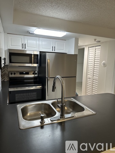 2145 Northwest 19th Terrace 3 Beds Apartment for Rent - Photo gallery 5