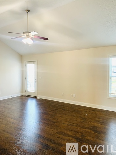 1664 Calgary Way 3 Beds Single Family Home for Rent - Photo gallery 3