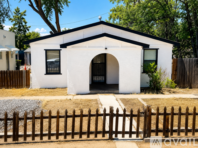 613 N Wall Ave 4 Beds Apartment for Rent - Photo gallery 1