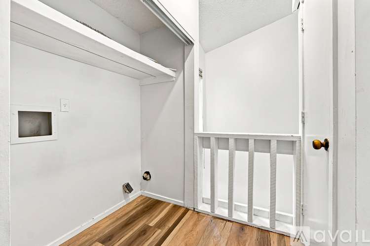 Fairington Dr 2 Beds Single Family Home for Rent - Photo gallery 3