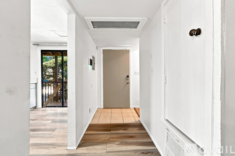 Fairington Dr 2 Beds Single Family Home for Rent - Photo gallery 4