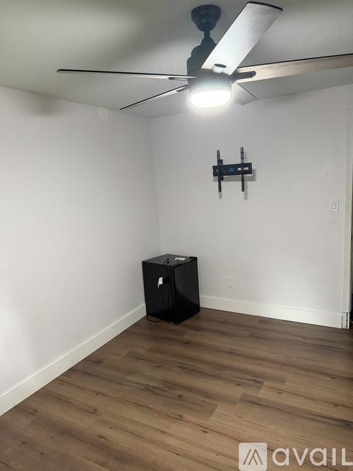 3914 San Mar Drive Northeast 1 Apartment for Rent - Photo gallery 2
