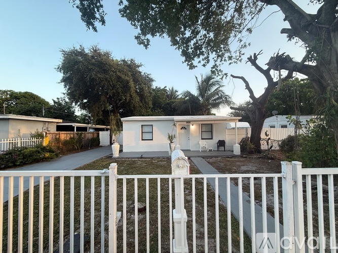 1420 NE 154th Terrace 2 Beds Single Family Home for Rent - Photo gallery 1