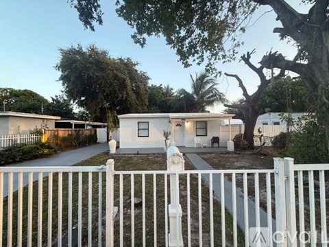 1420 NE 154Th Terrace 2 Beds Apartment for Rent
